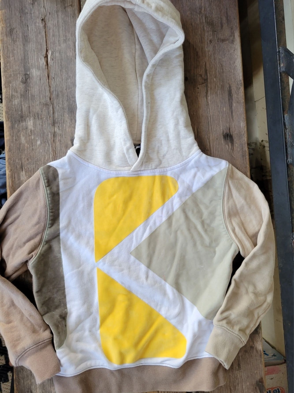 KITH KIDS SZ XS / 4-5Y GUC TAN YELLOW design pullover SWEATSHIRT w/ Hood
